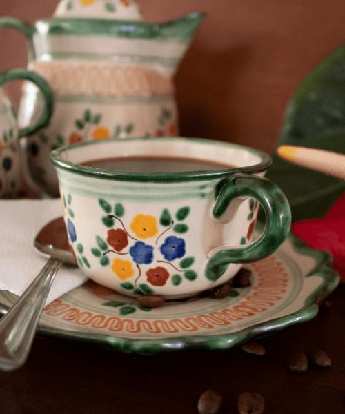 taza verde florecitas